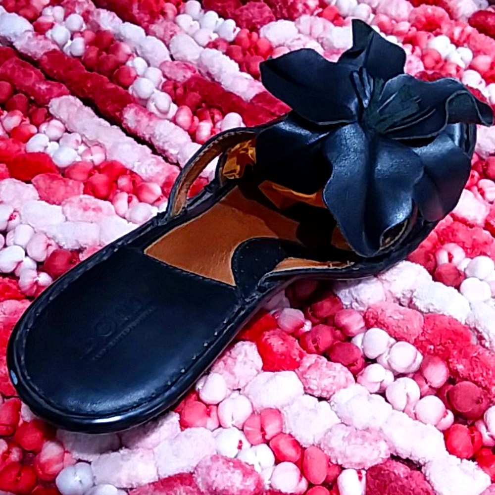 BORN Leather flower at toe heels mules slides